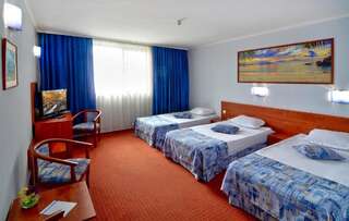 Отель Aqua Hotel Варна Стандартный двухместный номер с 1 кроватью или 2 отдельными кроватями-9
